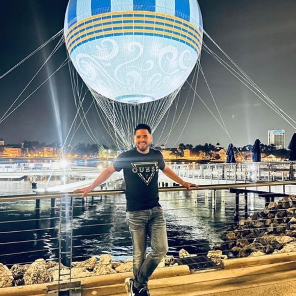 Meet your Posher, Anton - Picture 1 of 1